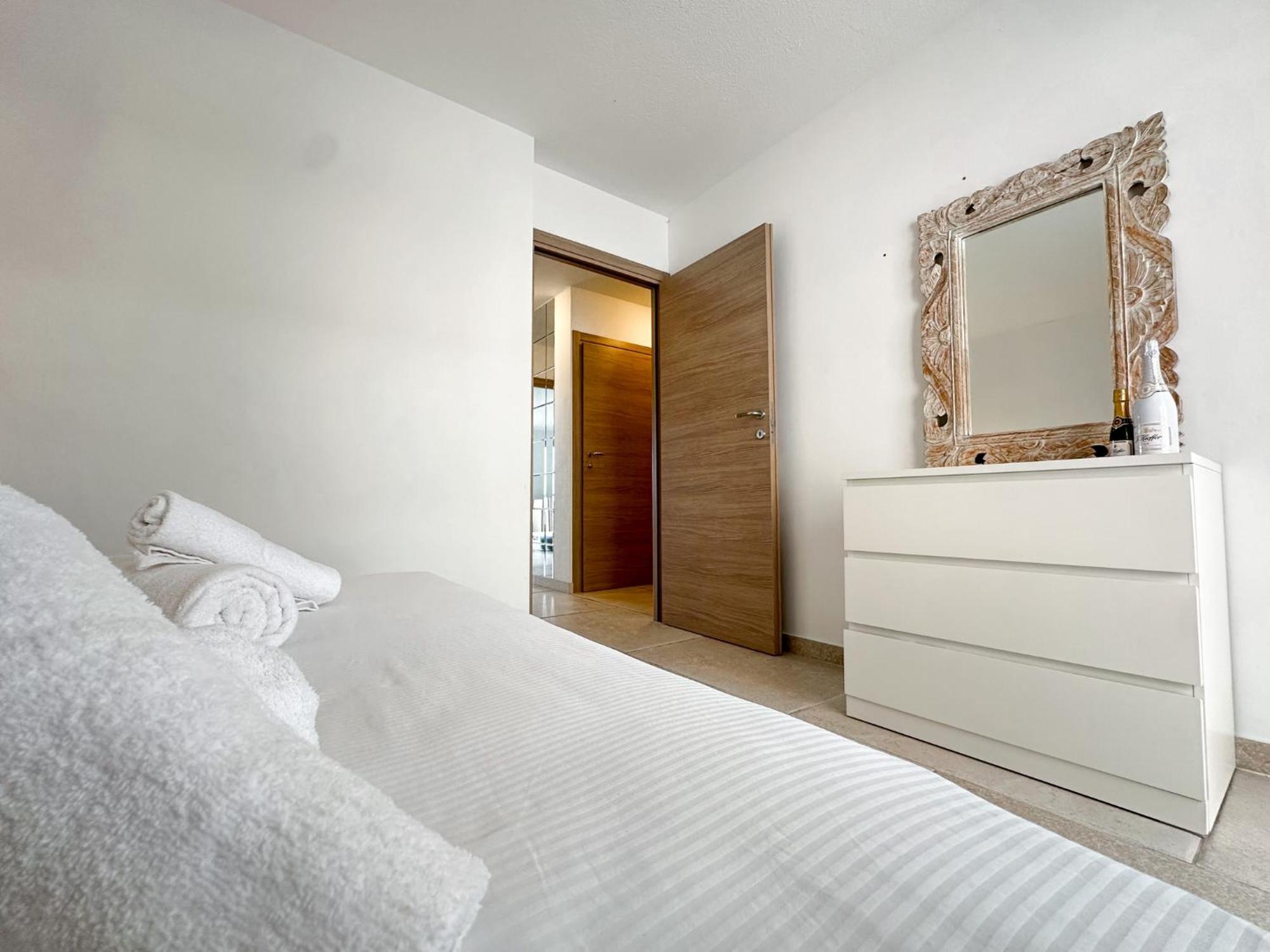 בוסוליי Luxurious 3 Rooms, Pool, Bnbrickeys מראה חיצוני תמונה